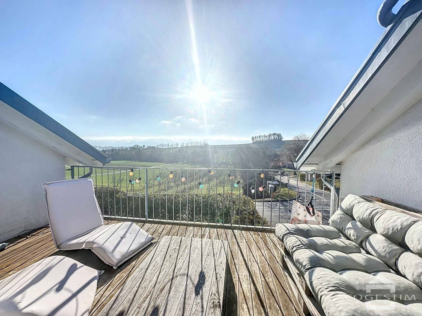 Villa mitoyenne en pignon à Montherod !