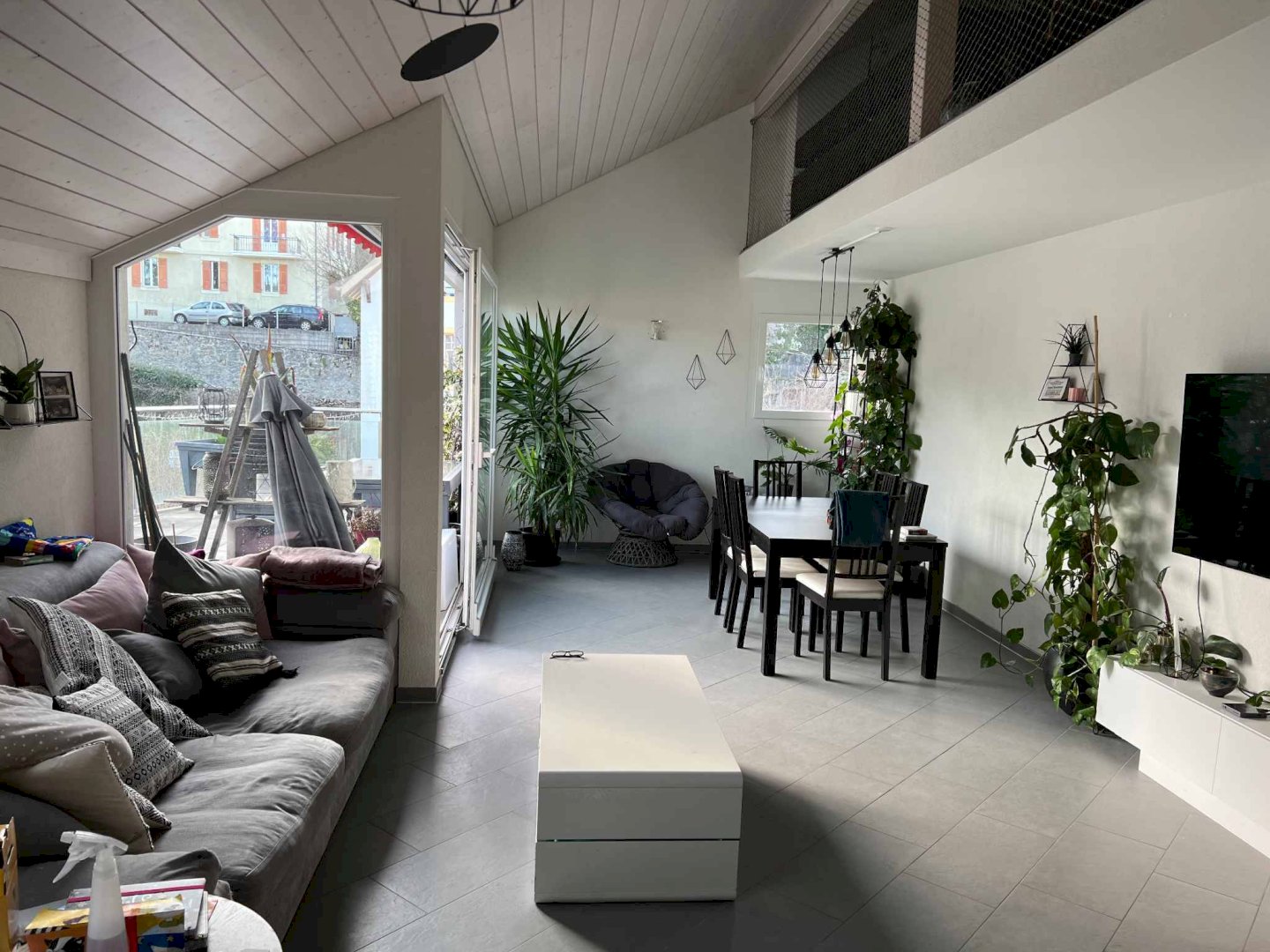 Magnifique duplex dans les combles avec grand balcon, à 2 pas du centre-ville, vendu loué