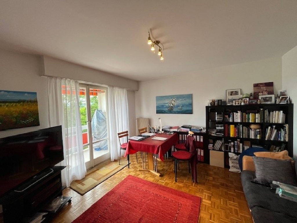 Agréable appartement de 3 pièces au 4ème étage proche du centre ville