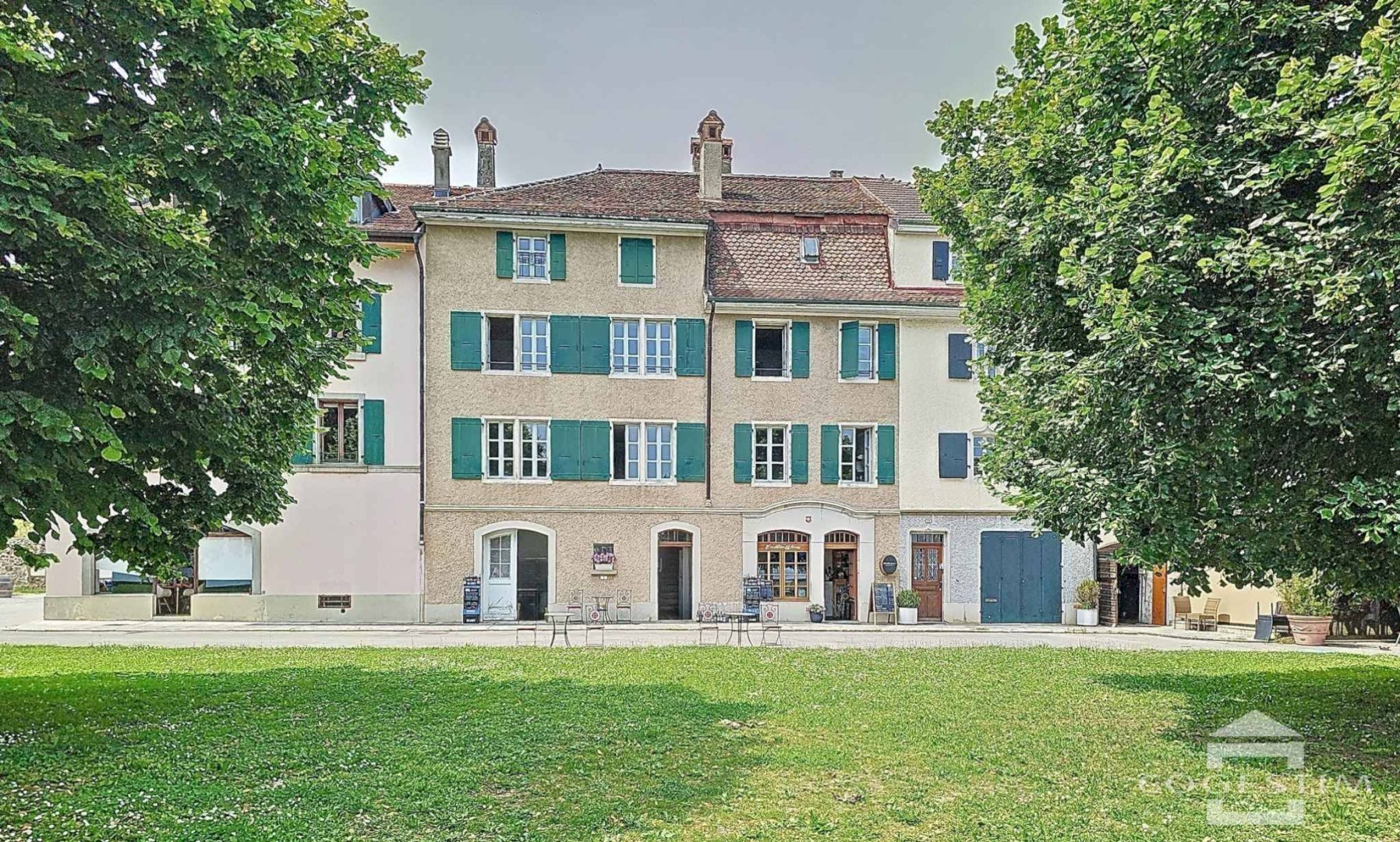 Immeuble locatif de 2 logements & locaux commerciaux