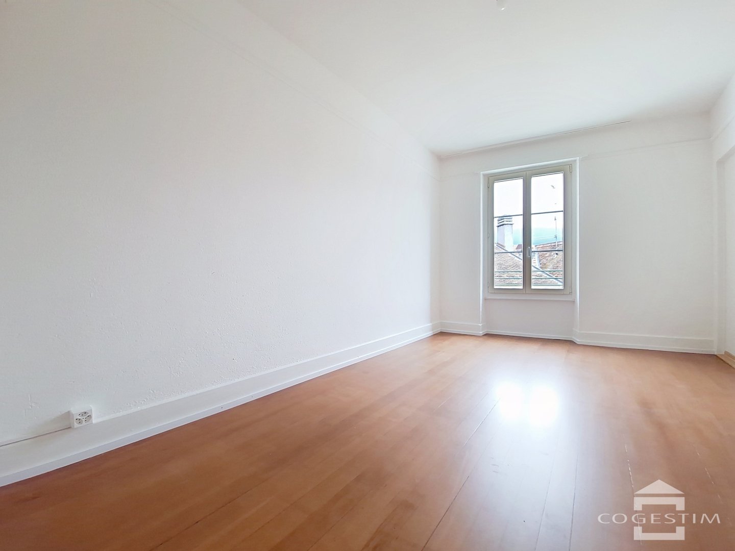 Bel appartement rénové avec balcon proche de toute commodité