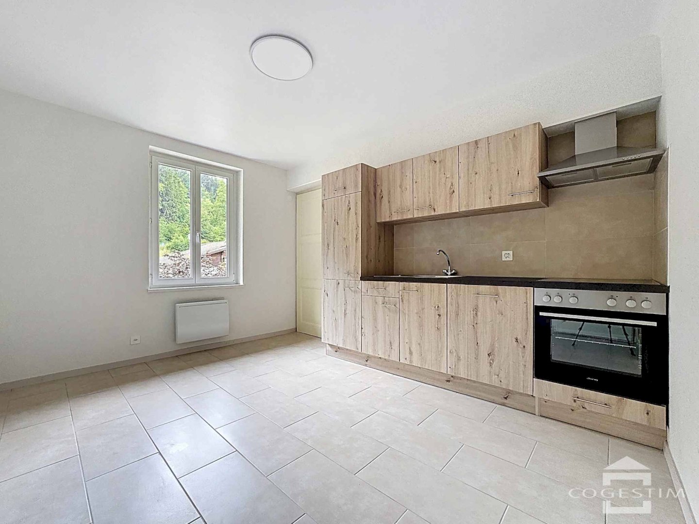 Charmant appartement de 2.5 pièces entièrement rénové