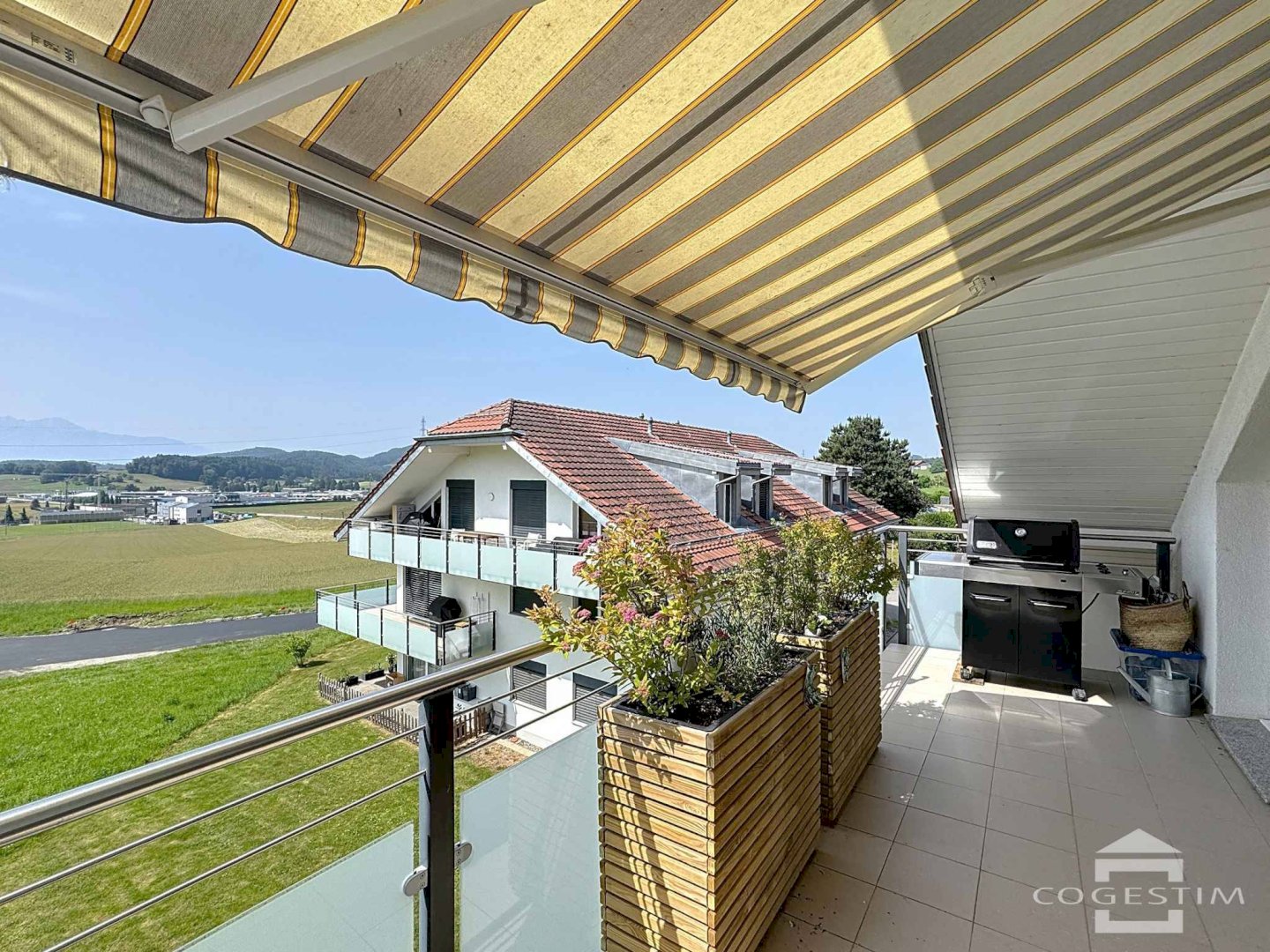 4.5 pièces au dernier étage avec grand balcon Sud !