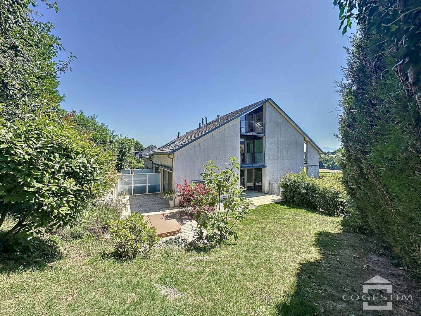 Villa mitoyenne en pignon à Montherod !