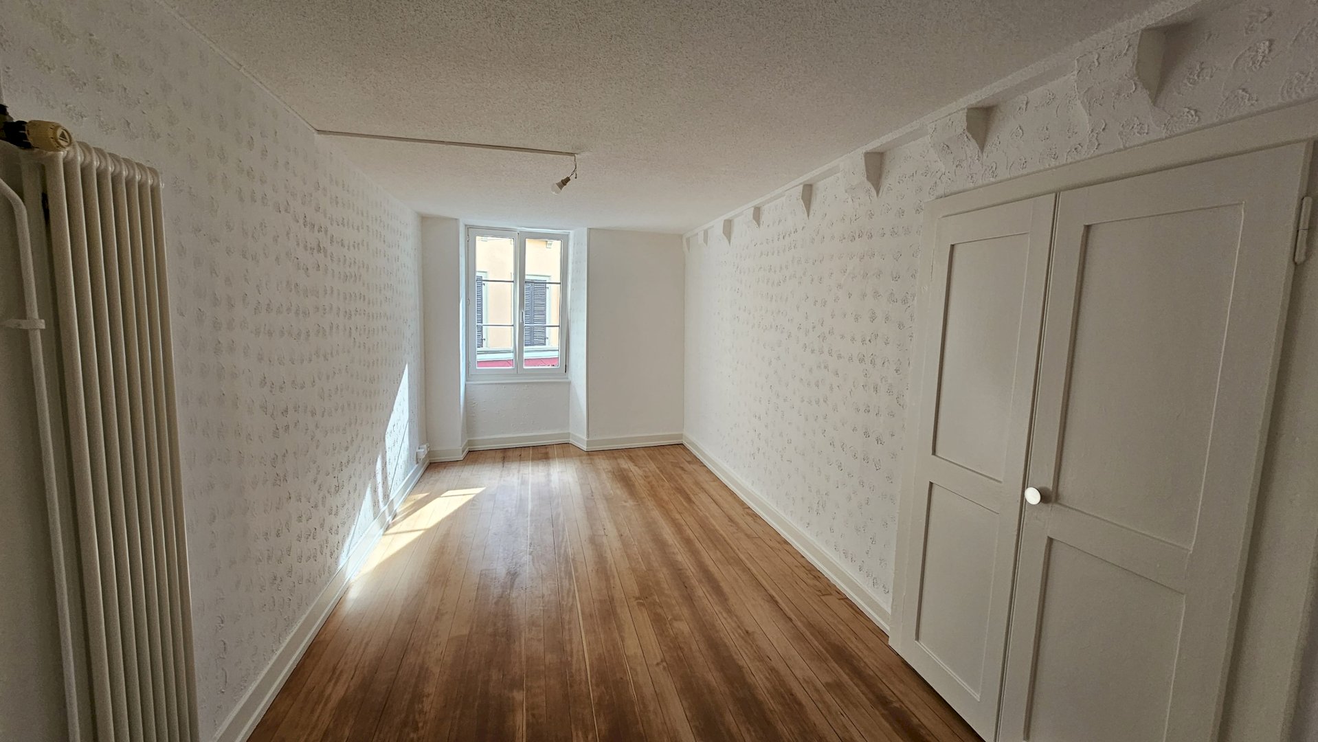 Appartement rénové de 2 pcs au 1er, proche du lac et de toutes commodités