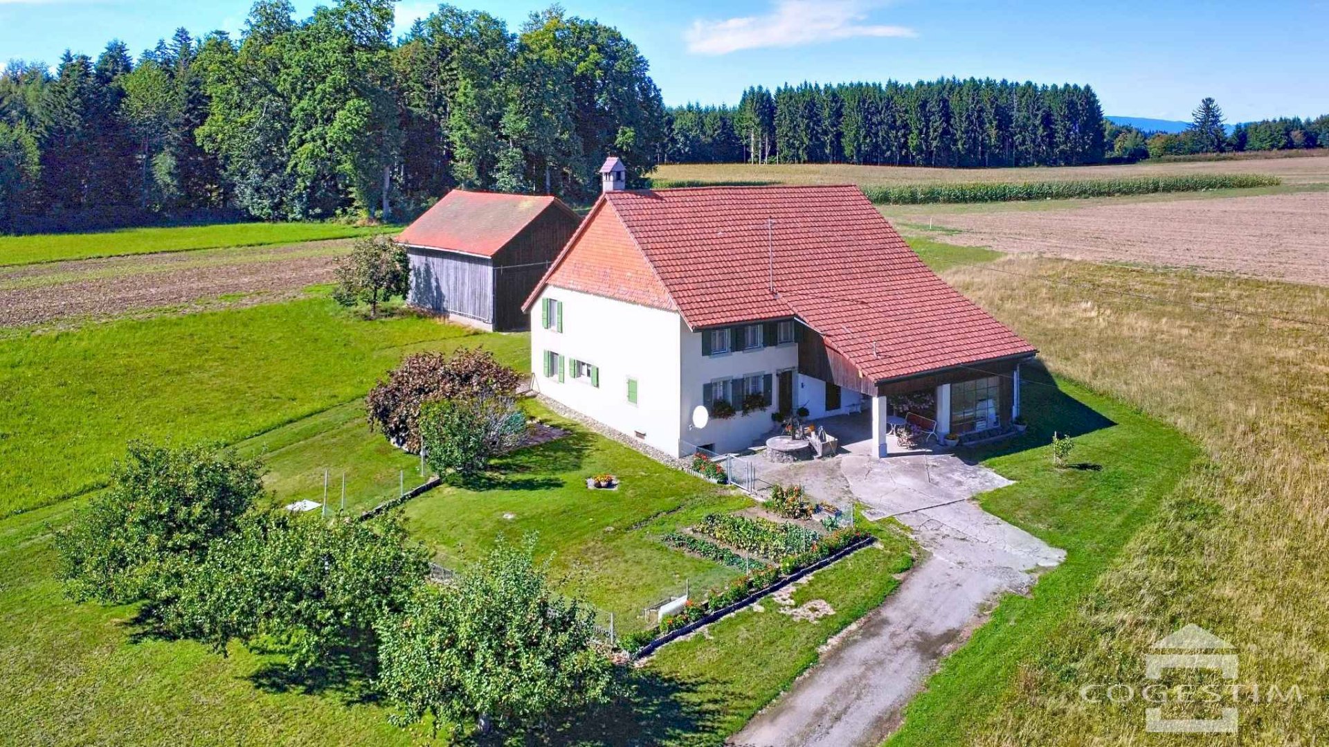 Ferme à rénover avec situation exceptionnelle