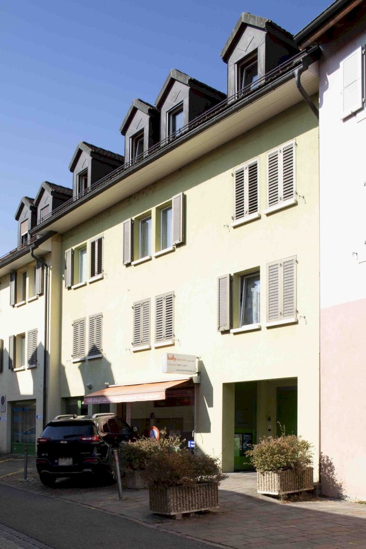 Au coeur de la ville, agréable appartement de 2 pièces au 1er étage