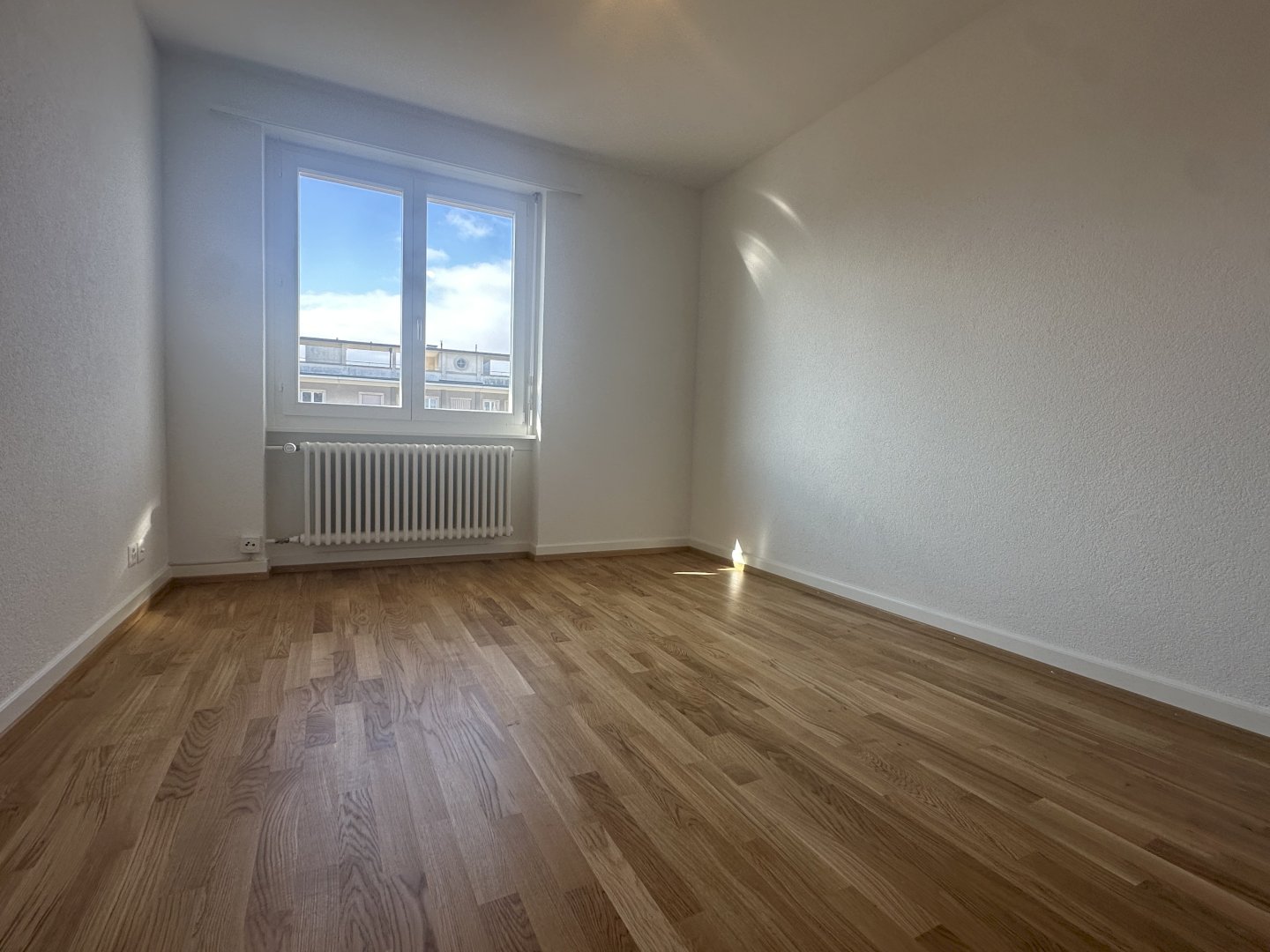 Bel appartement rénové de 2 pièces au 1er étage