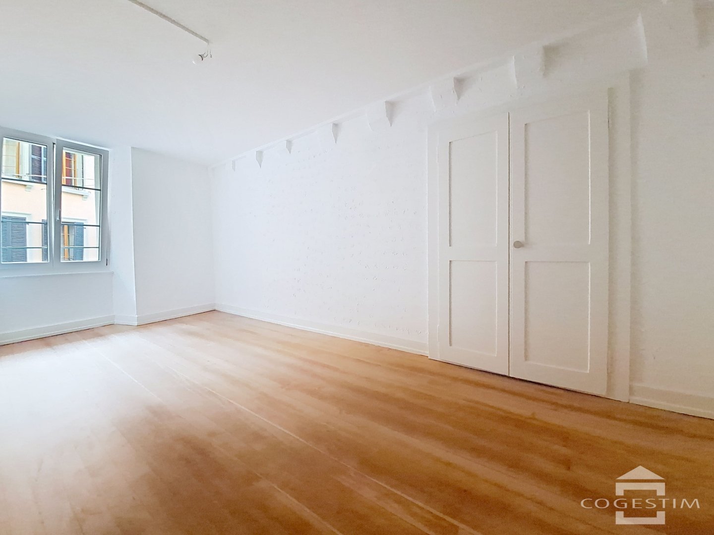 Appartement rénové de 2 pcs au 1er, proche du lac et de toutes commodités