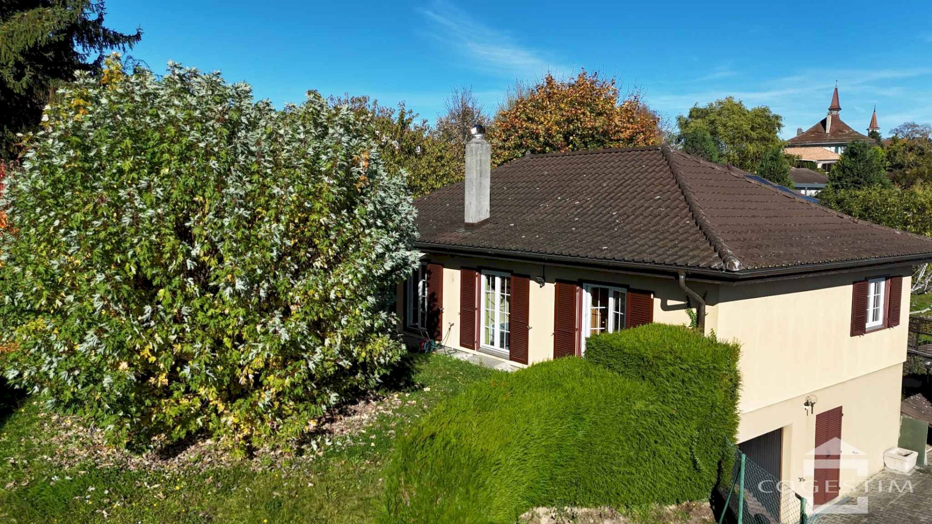 Dans un quartier verdoyant
Villa individuelle de 5 pièces
à rénover