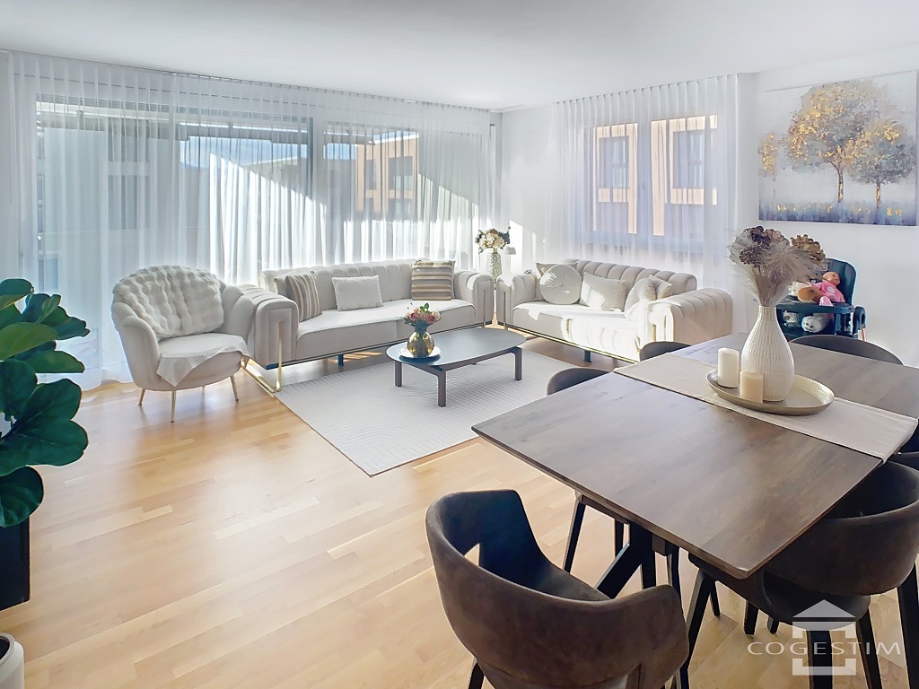 Modernes Wohnen in einem gemischten Stadt- und Naturgebiet