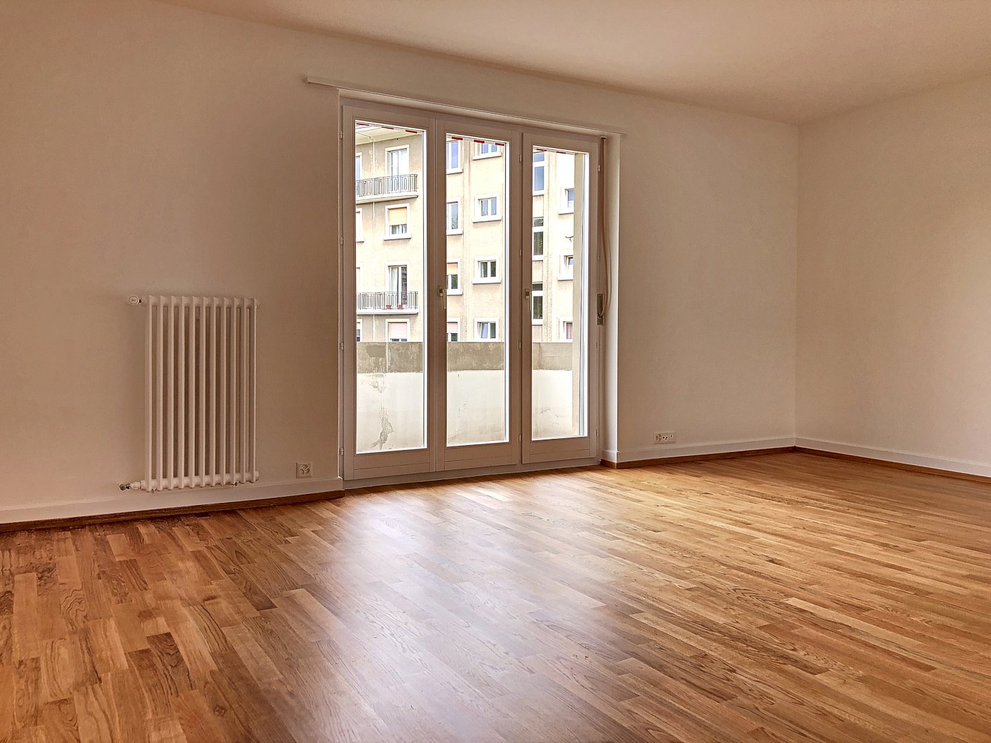 Appartement rénové de 3 pièces au 6ème étage