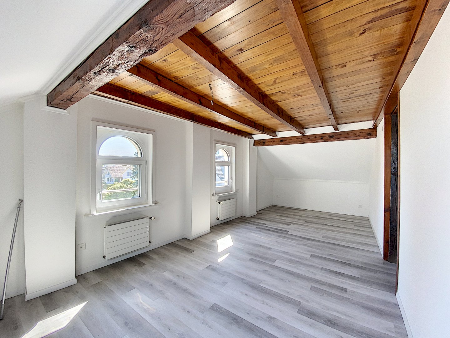 Spacieux studio au 2ème étage