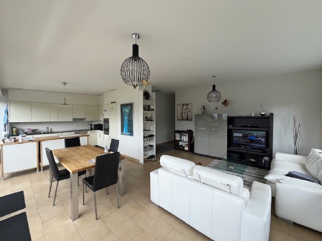 Grand appartement de 4.5 pièces au 2ème étage